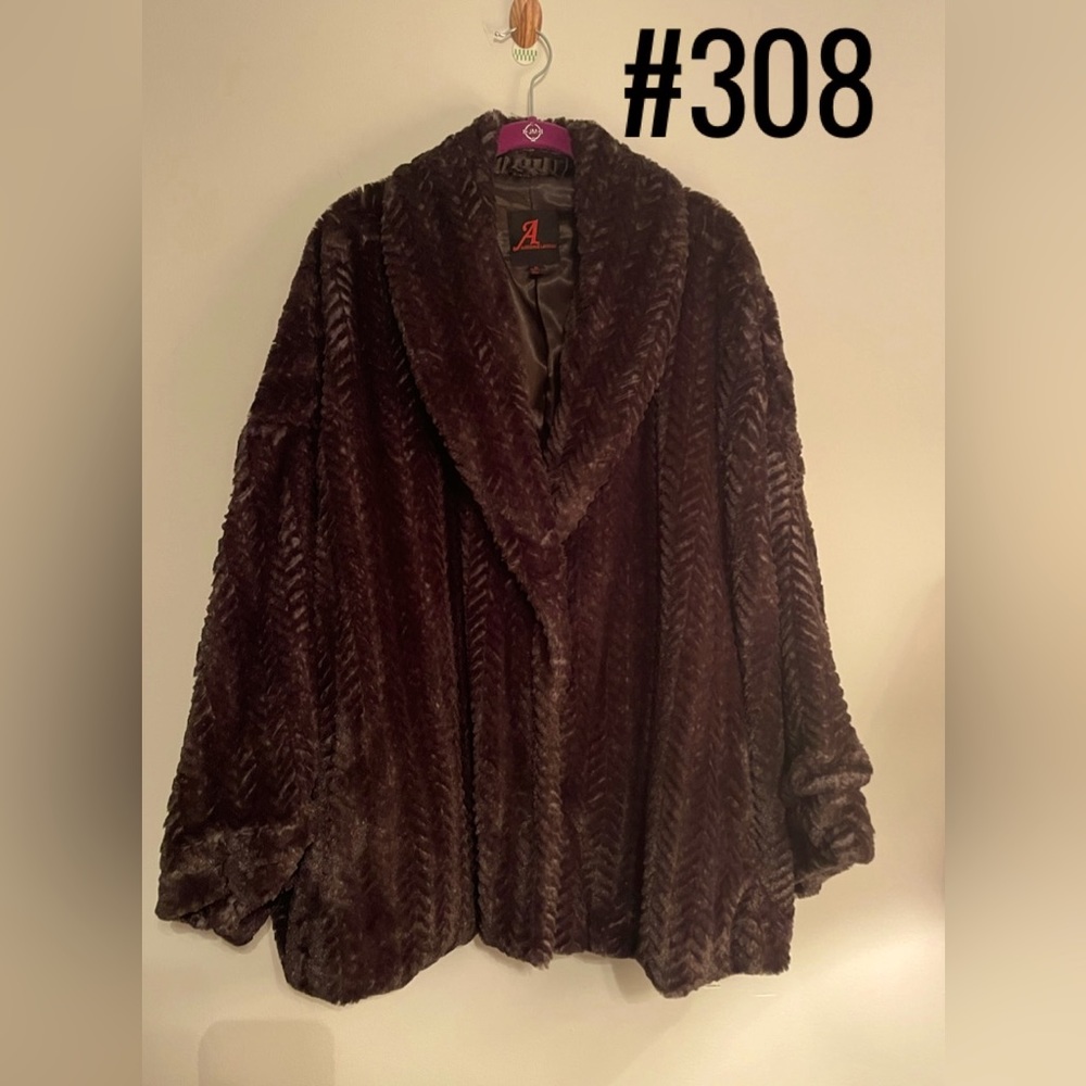 #308 Adrienne Landau 3x Faux fur jacket with hook/eye closure. BRAND NEW $125